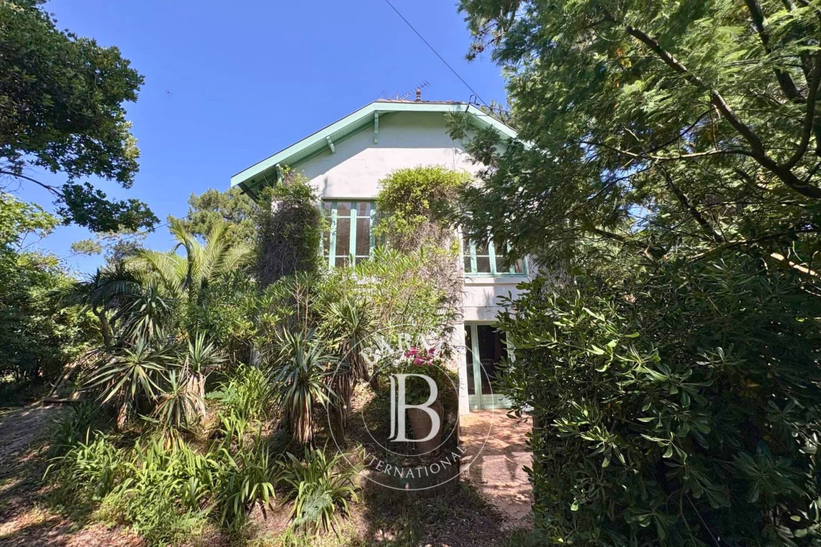 VILLA ARCACHONNAISE DES ANNÉES 50 AVEC DÉPENDANCE – SECTEUR DES 44 HECTARES, CAP FERRET