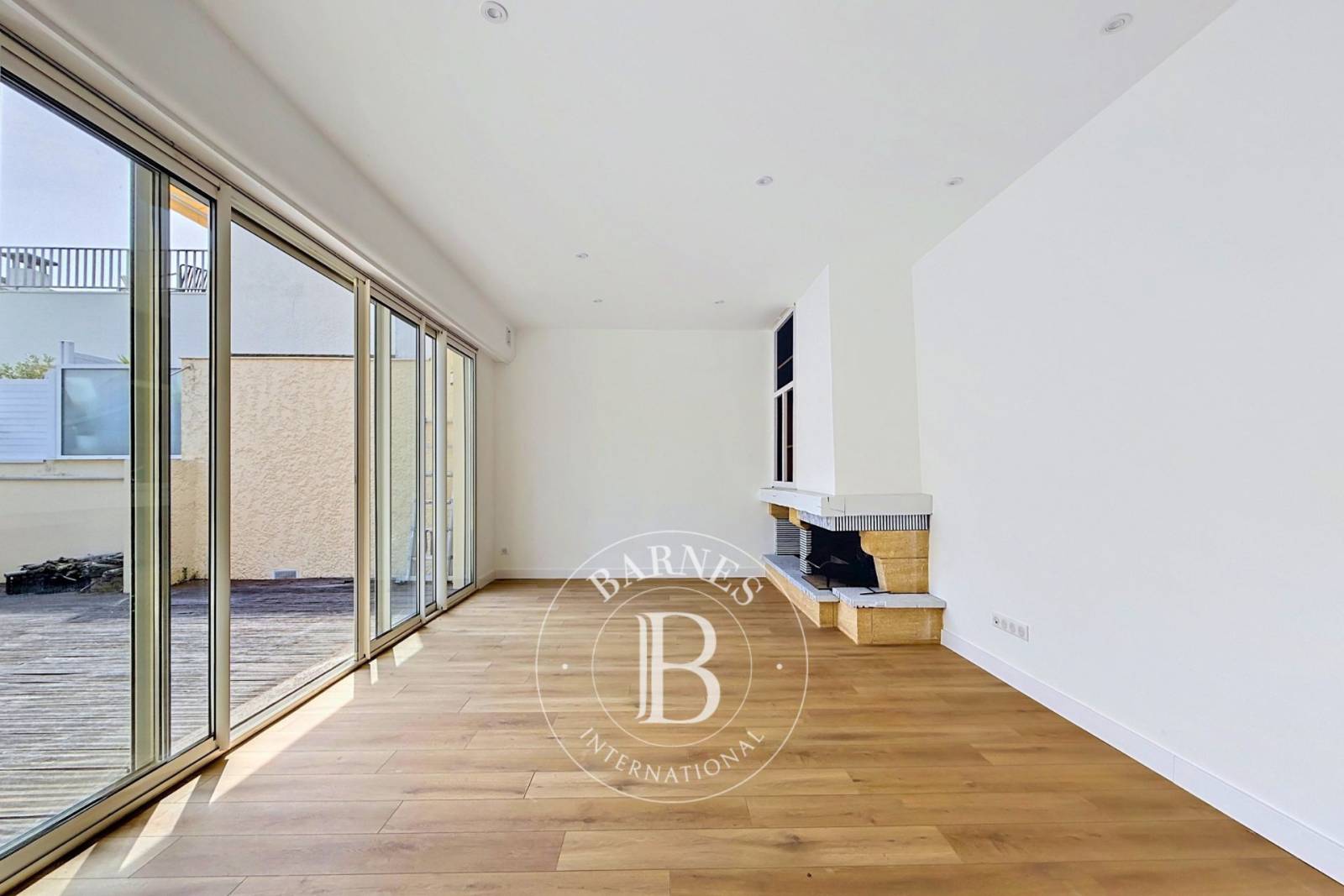 APPARTEMENT T3 RÉNOVÉ AVEC TERRASSE DE 34 M² EN CENTRE-VILLE D’ARCACHON À QUELQUES PAS DE LA PLAGEa
