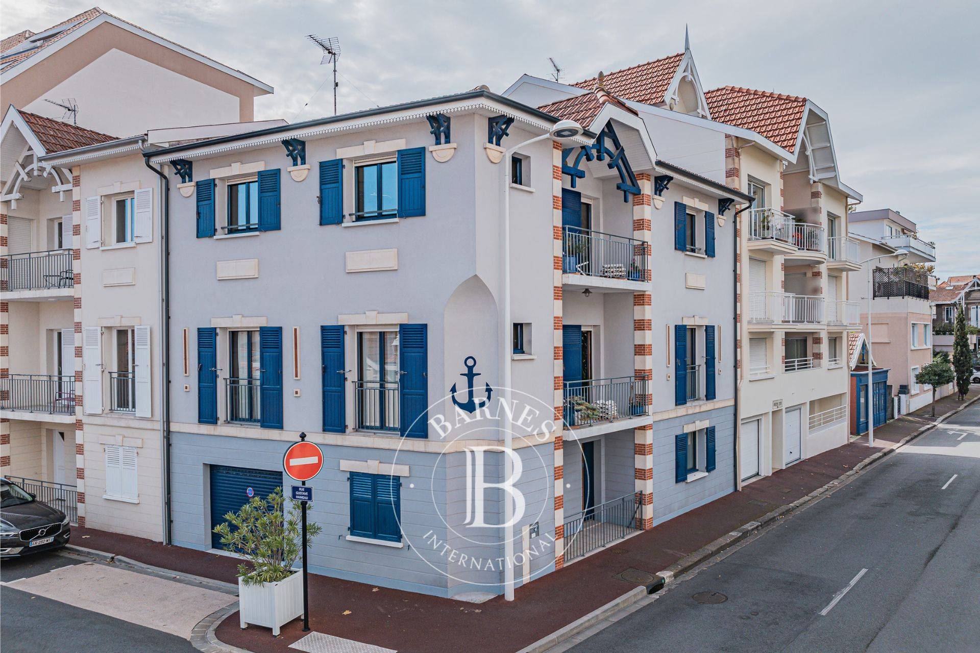 VILLA EN CENTRE VILLE D'ARCACHON, AVEC JARDIN ET TERRASSE