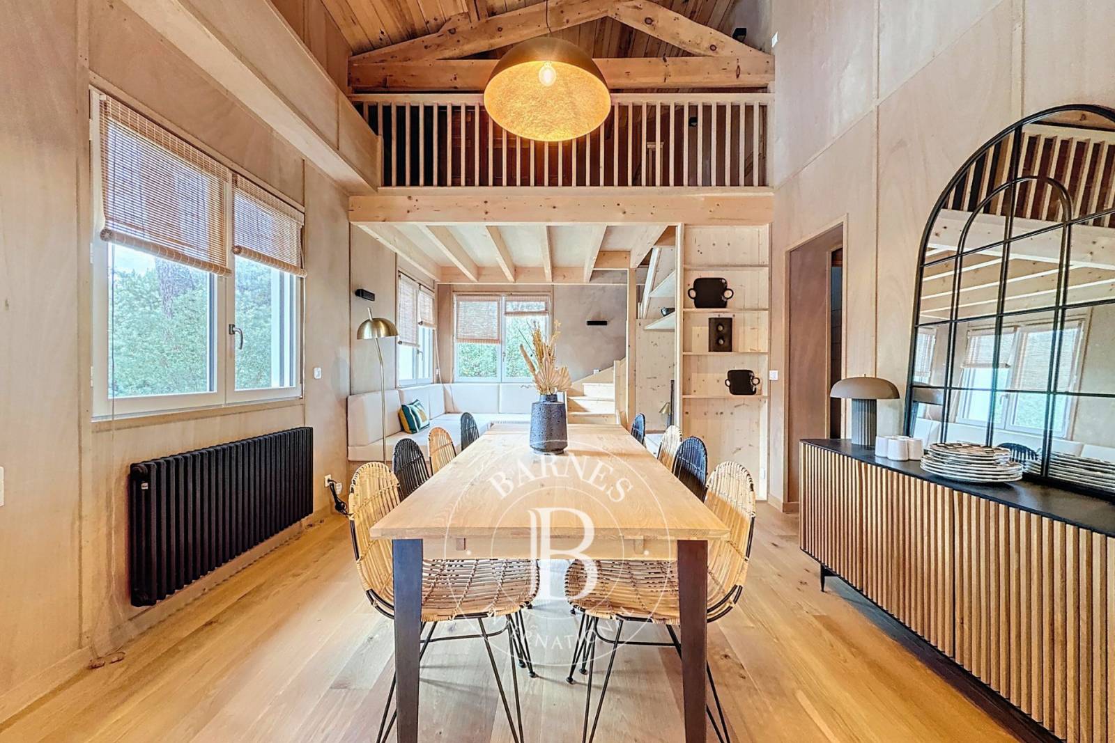 VILLA FAMILIALE RÉNOVÉE AVEC PISCINE À PIRAILLAN, SUR LA PRESQU’ÎLE DU CAP FERRET