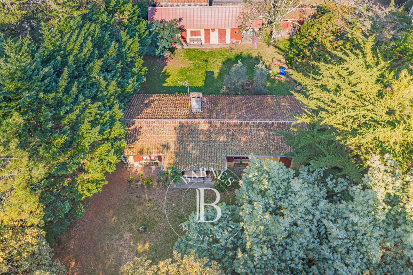 PROPRIÉTÉ EN PREMIÈRE LIGNE AVEC ACCÈS DIRECT À LA PLAGE SUR LA PRESQU’ÎLE DU CAP FERRET