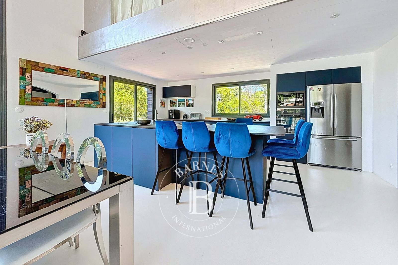 intérieur élégant d’une villa haut de gamme Barnes Bassin d’Arcachon