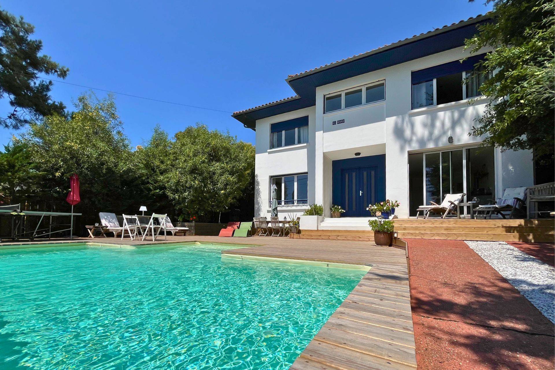BELLE VILLA DE 6 PIÈCES, AVEC PISCINE, AU PYLA-SUR-MER / ABATILLES