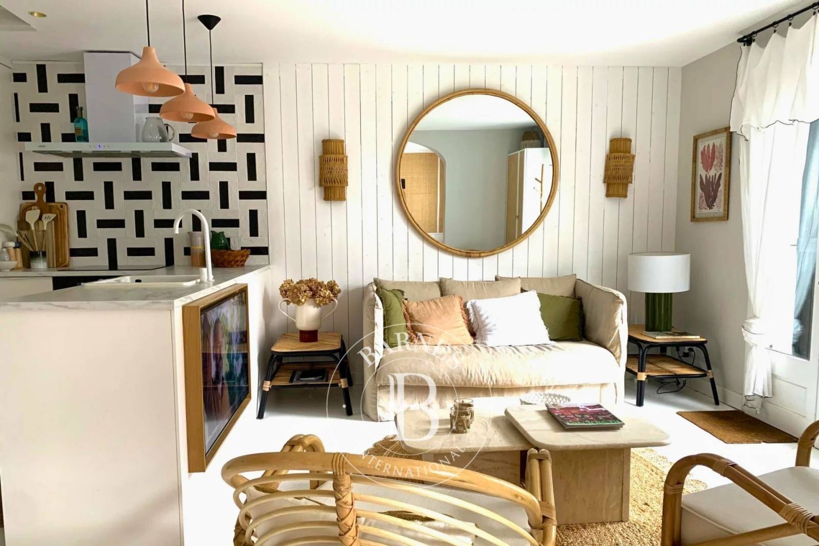 VILLA MITOYENNE AU CŒUR DU MIMBEAU, AVEC JARDIN ET TERRASSE AU CAP FERRET