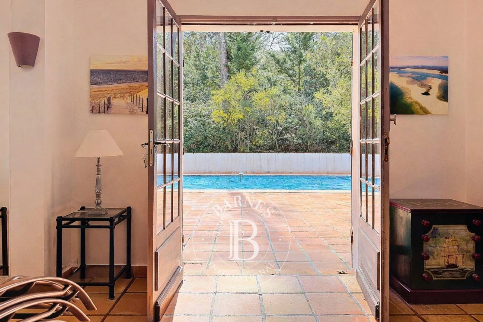 VILLA GAUME AVEC PISCINE SUR UN GRAND TERRAIN, DANS LE QUARTIER DE L’HAITZA AU PYLA-SUR-MER