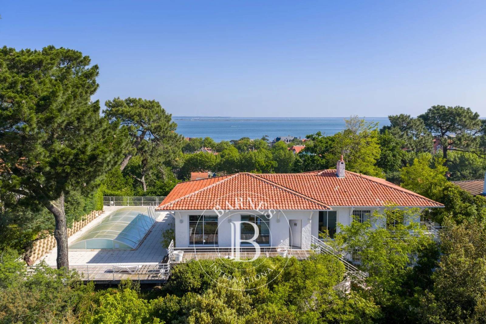 piscine avec vue sur le Bassin d’Arcachon