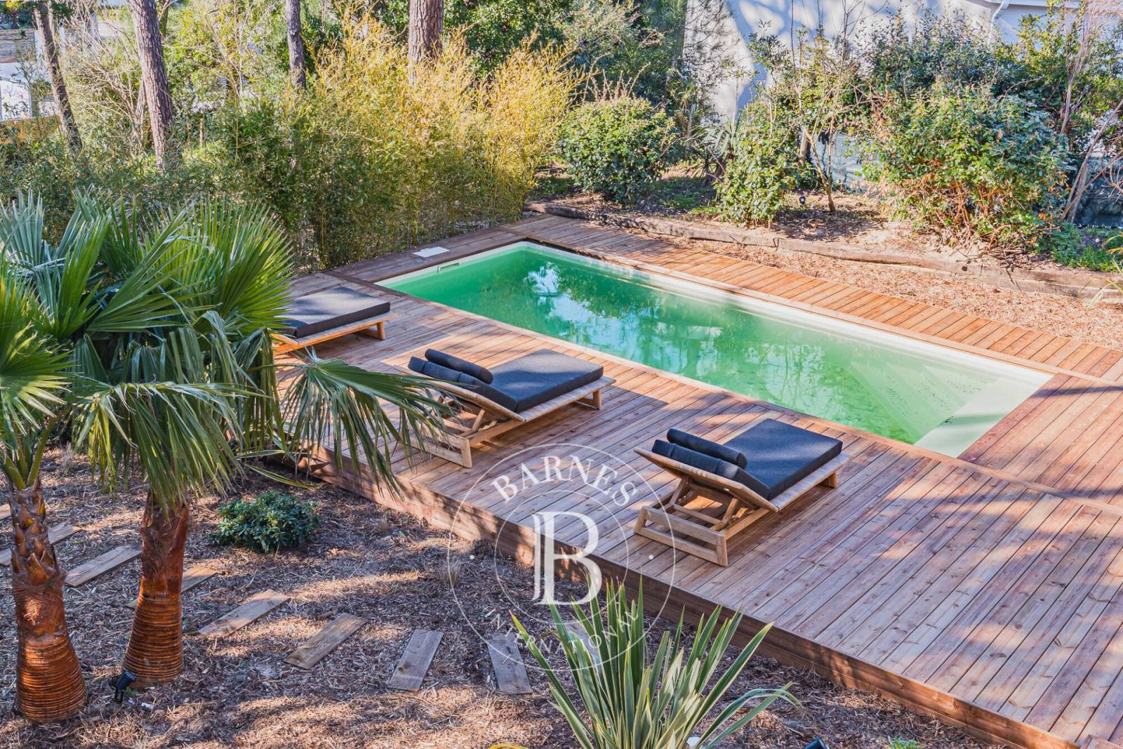 VILLA FAMILIALE AVEC 5 CHAMBRES, DANS LE CENTRE DU CAP FERRET - PROCHE OCÉANa