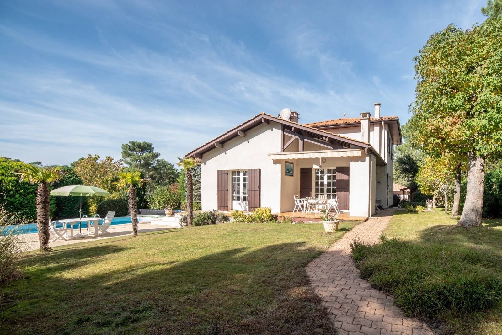 Grande villa traditionnelle avec piscine à vendre PYLA SUR MER