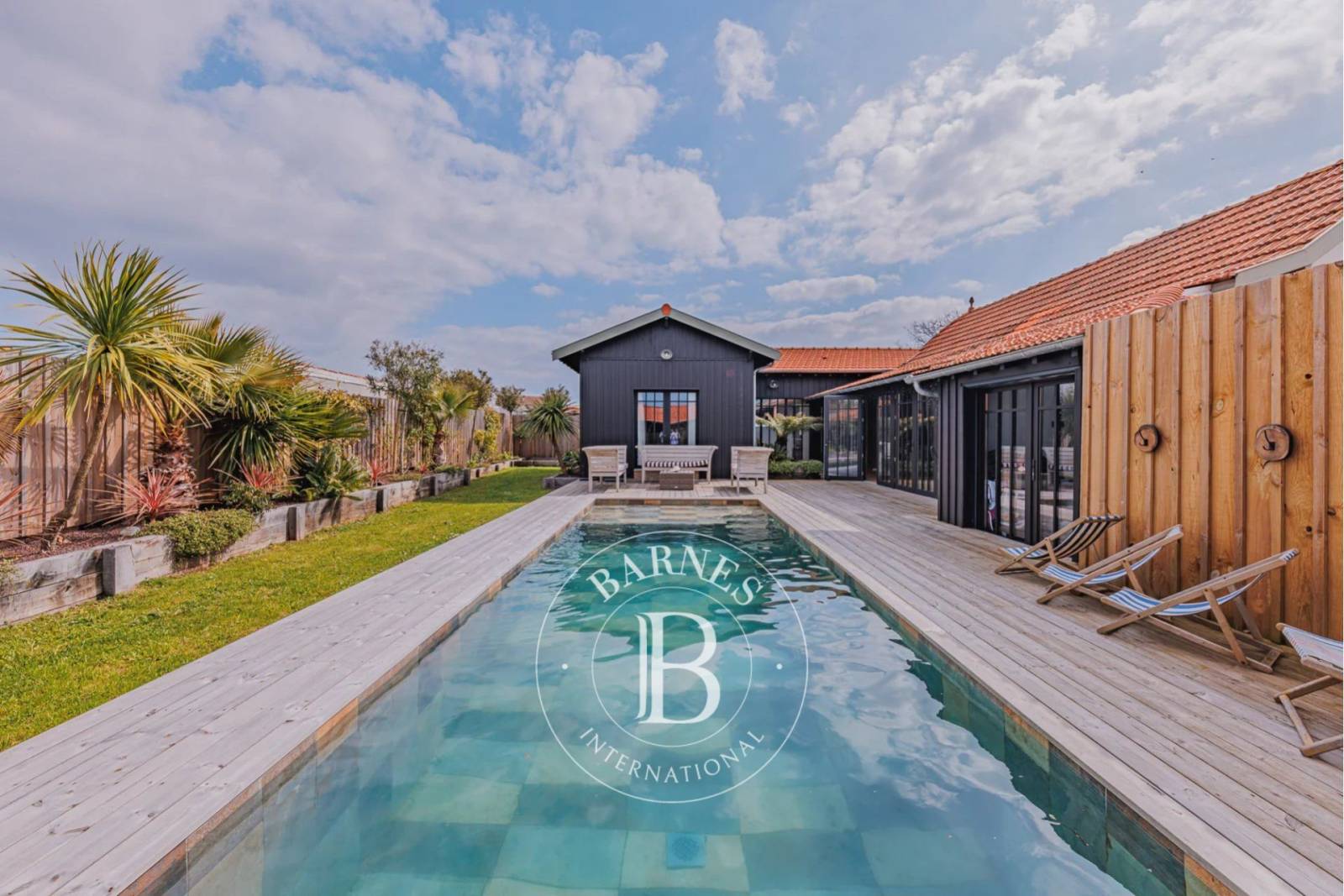 Villa de luxe en hyper-centre de La Teste-de-Buch avec piscine chauffée au sel