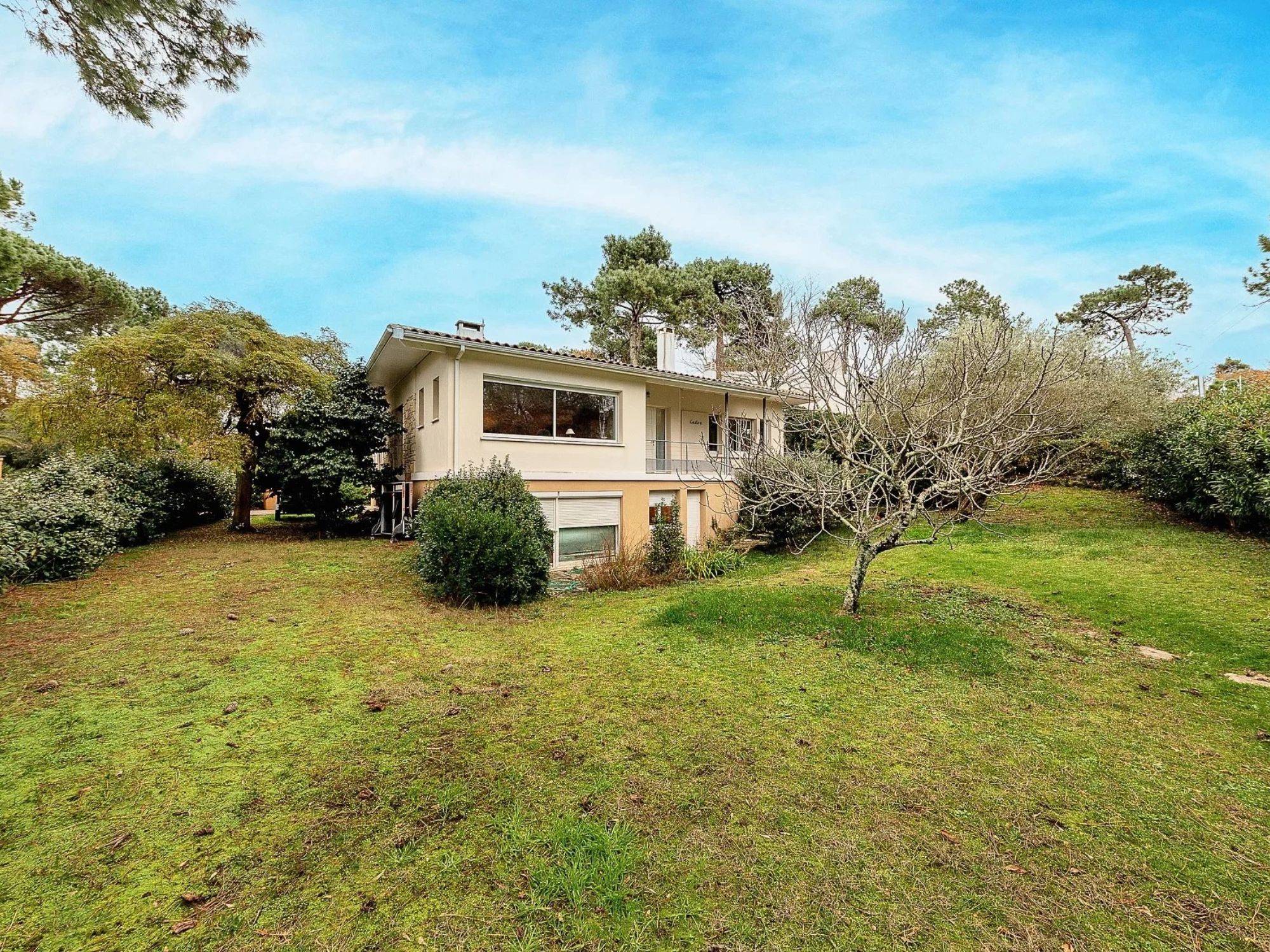 VILLA FAMILIALE DE 6 CHAMBRES PROCHE PLAGE PEREIRE ARCACHON