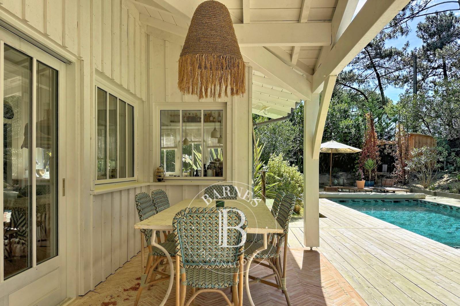 VILLA BOIS PLAIN-PIED AVEC PISCINE CHAUFFÉE ET SOLARIUM, SUR LA PRESQU'ÎLE DU CAP FERRET