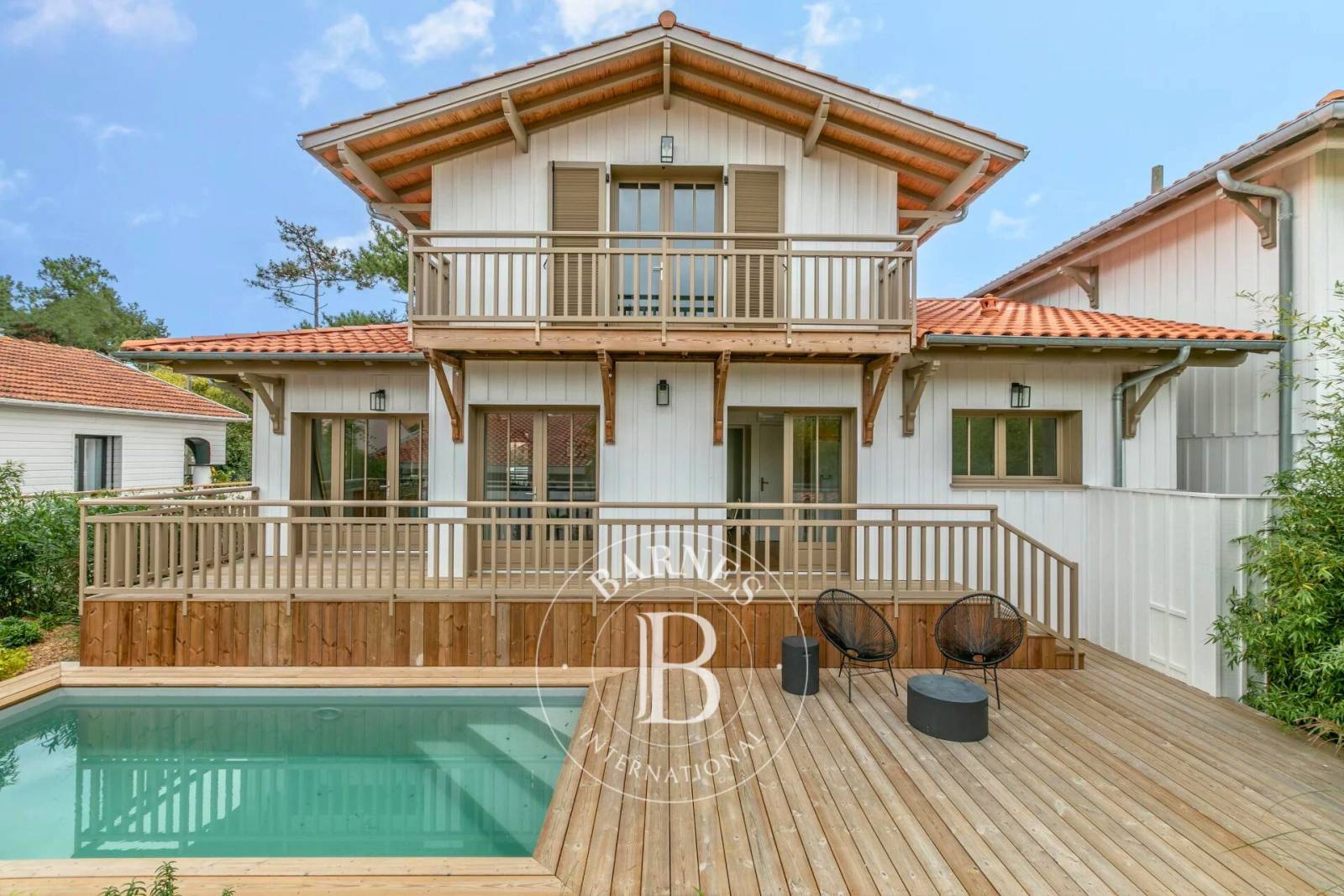 VILLA AVEC PISCINE AU CENTRE DU CAP FERRET