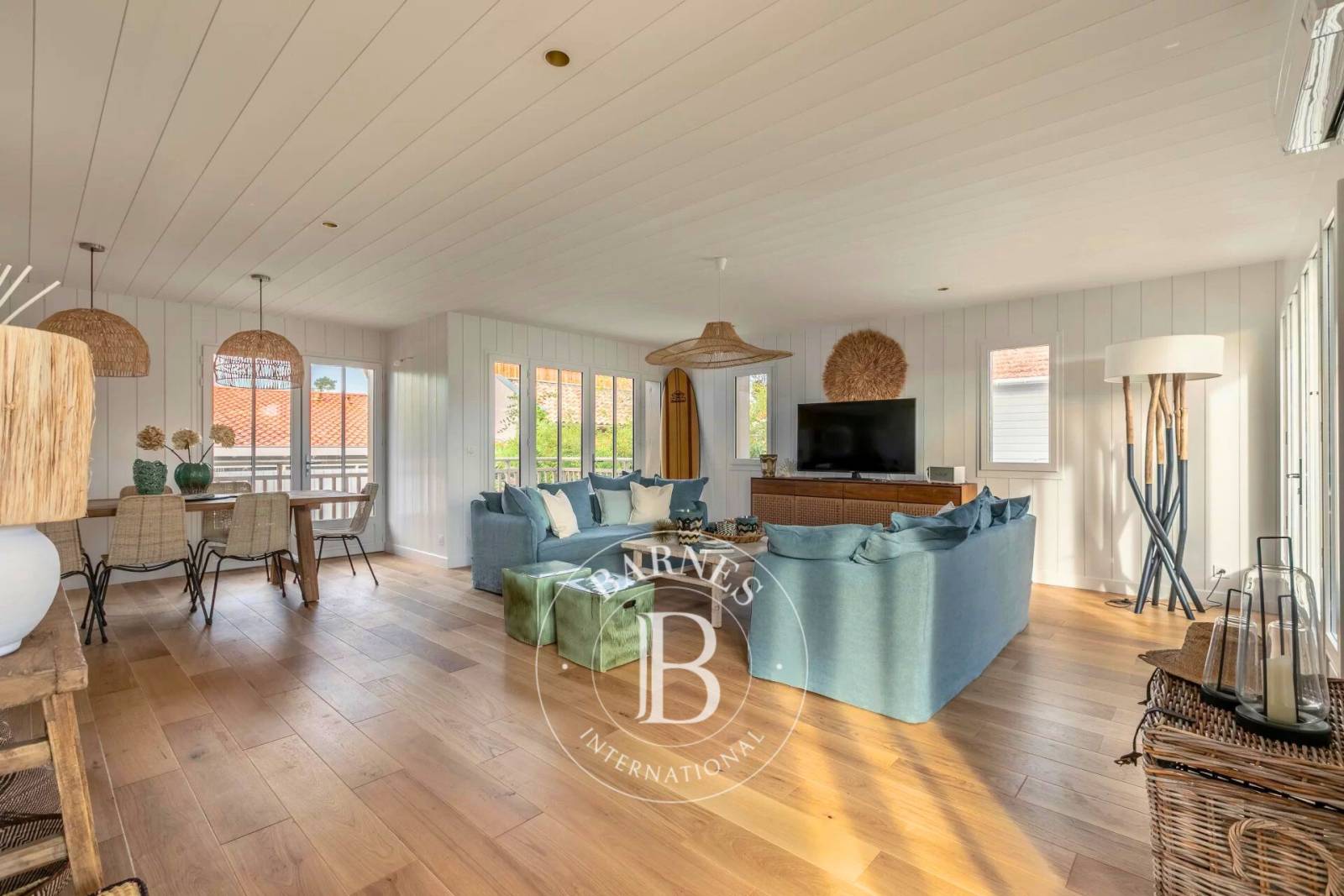 VILLA AVEC PISCINE AU CENTRE DU CAP FERRET