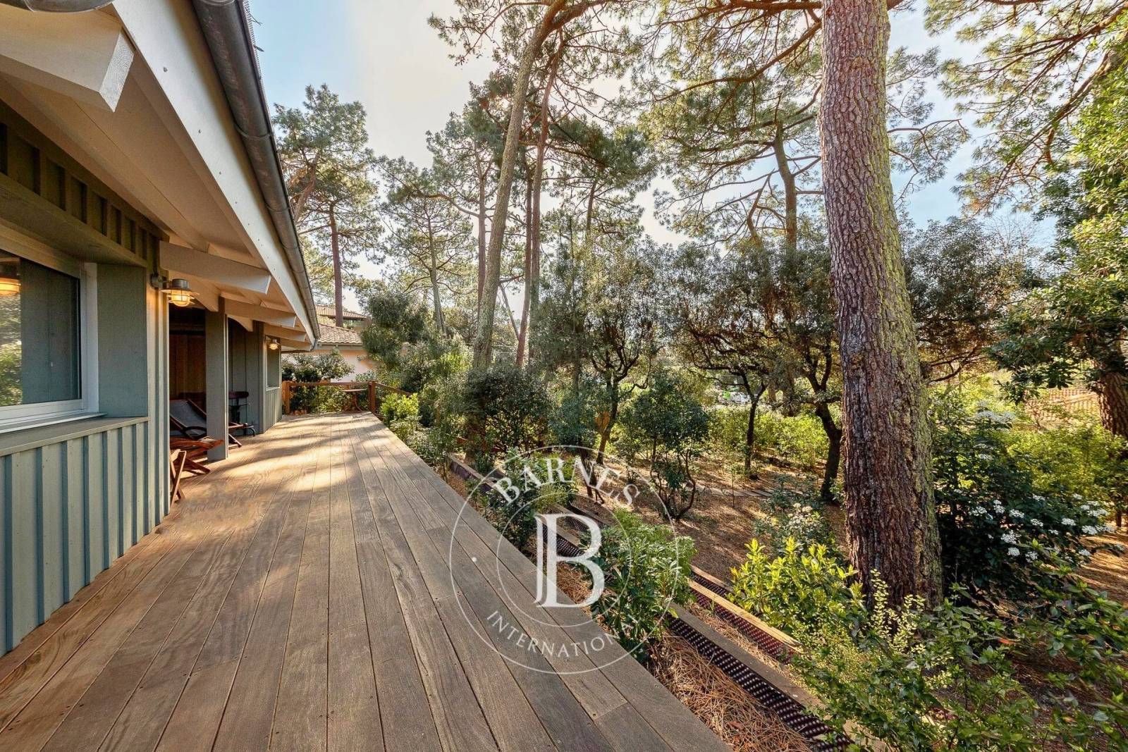 MAGNIFIQUE VILLA DE PLAIN-PIED AU PYLA-SUR-MER, À PROXIMITÉ DE LA PLAGE