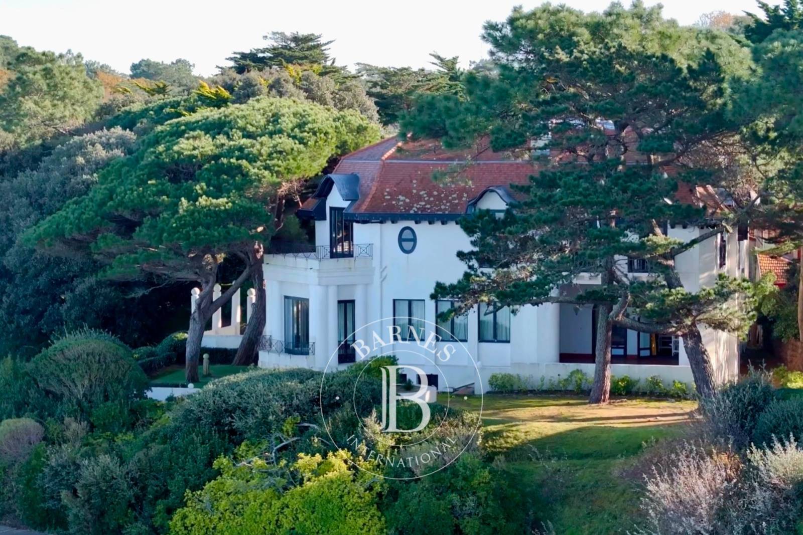 EXCEPTIONNELLE PROPRIÉTÉ PREMIÈRE LIGNE AU MOULLEAU, À ARCACHON