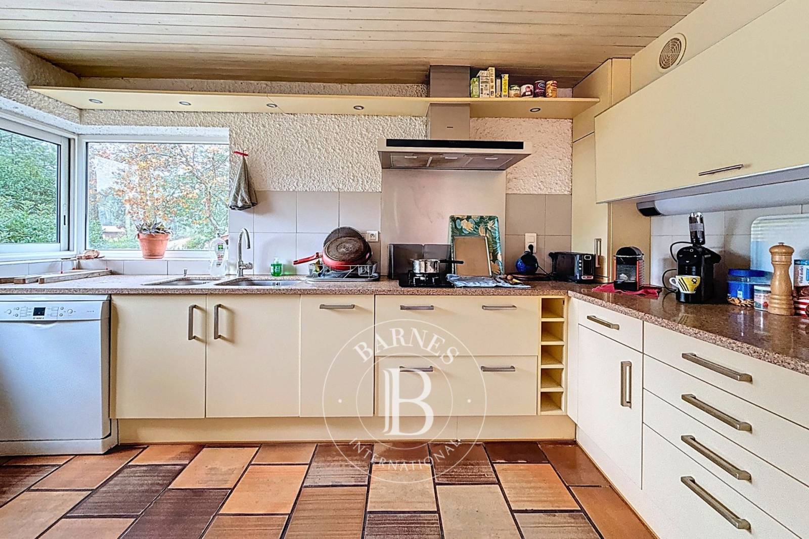 VILLA DE 132 M² AVEC POTENTIEL D’EXTENSION DANS LE VILLAGE DE PIRAILLAN, SUR LA PRESQU’ÎLE DU CAP FERRET