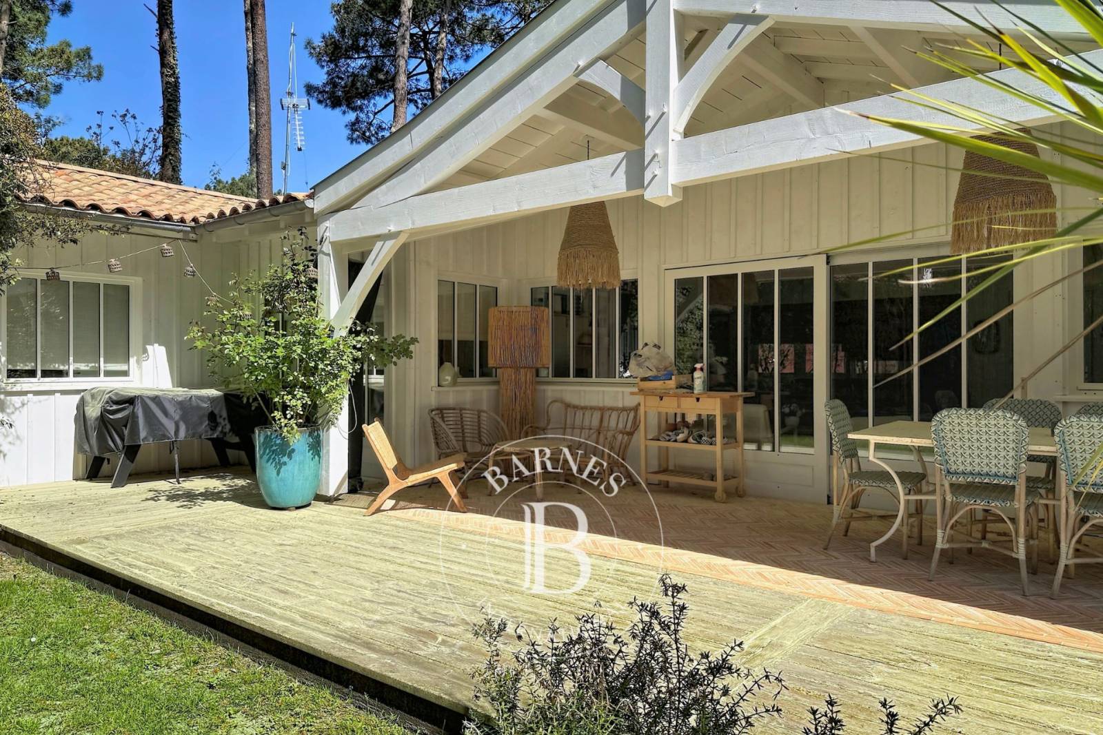 VILLA BOIS PLAIN-PIED AVEC PISCINE CHAUFFÉE ET SOLARIUM, SUR LA PRESQU'ÎLE DU CAP FERRET