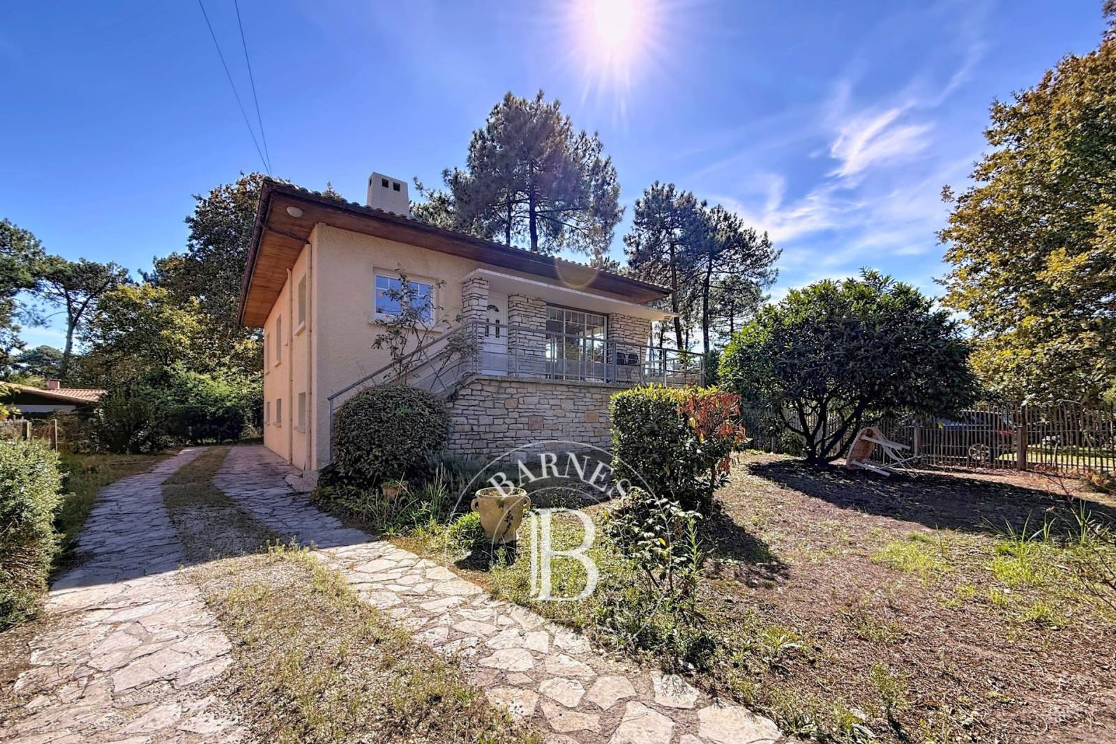 MAISON AVEC APPARTEMENT INDÉPENDANT ET TERRAIN ARBORÉ SUR LA PRESQU’ÎLE DU CAP FERRET