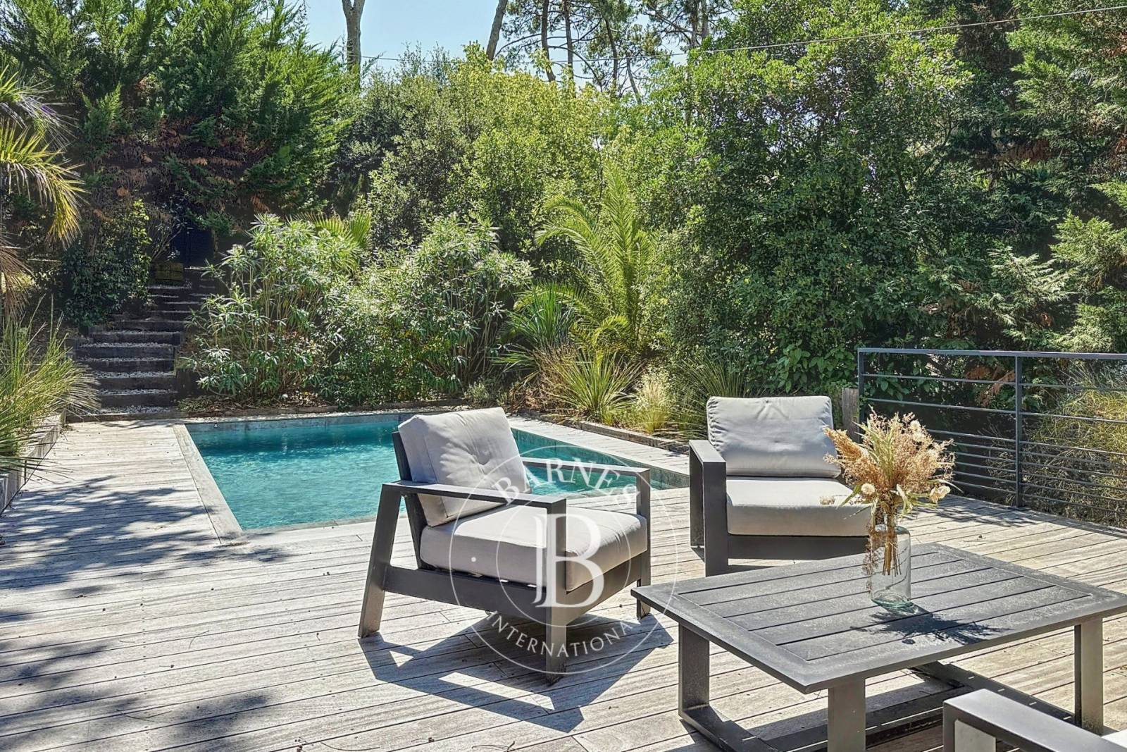 VILLA AVEC PISCINE DANS LE QUARTIER DE L’HAITZA, 5 CHAMBRES, PROCHE PLAGE – PYLA-SUR-MER