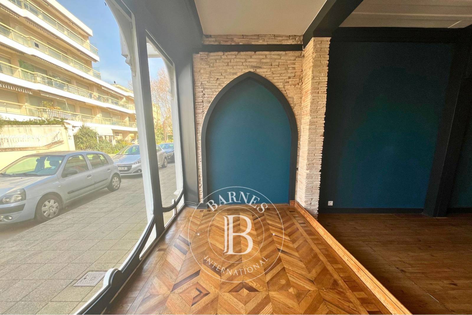 Barnes Bassin d’Arcachon local commercial en plein cœur de ville