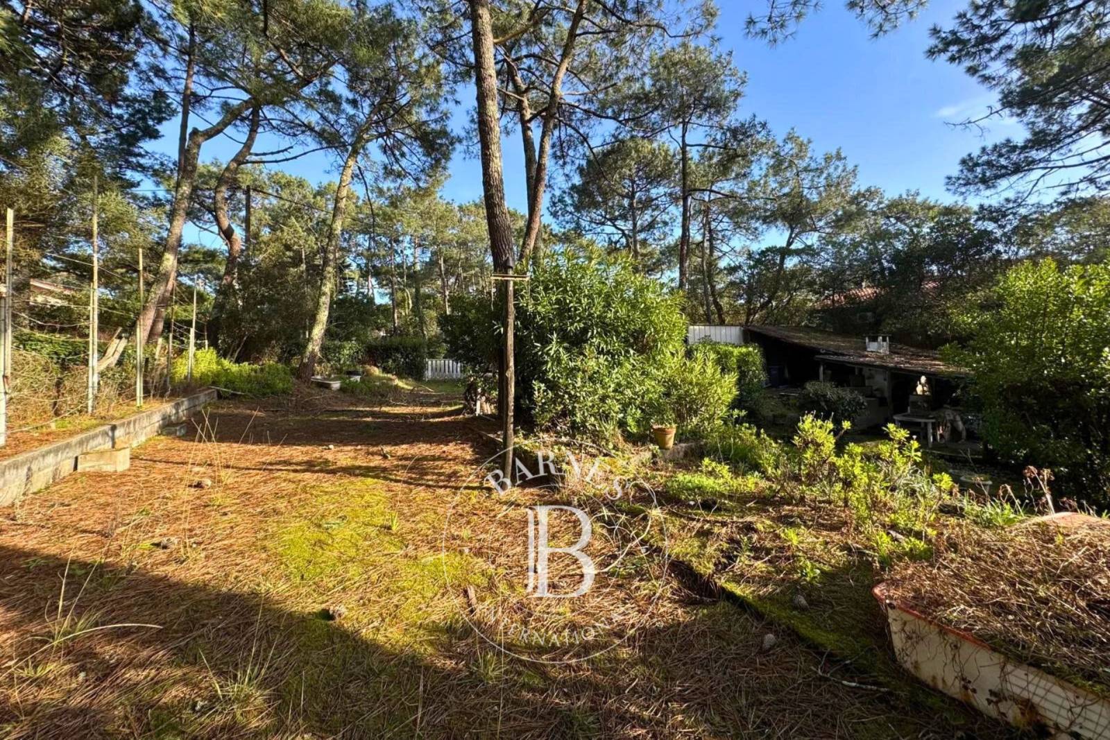 VILLA À RÉNOVER SITUÉE DANS LE TRIANGLE D’OR DU CAP FERRET