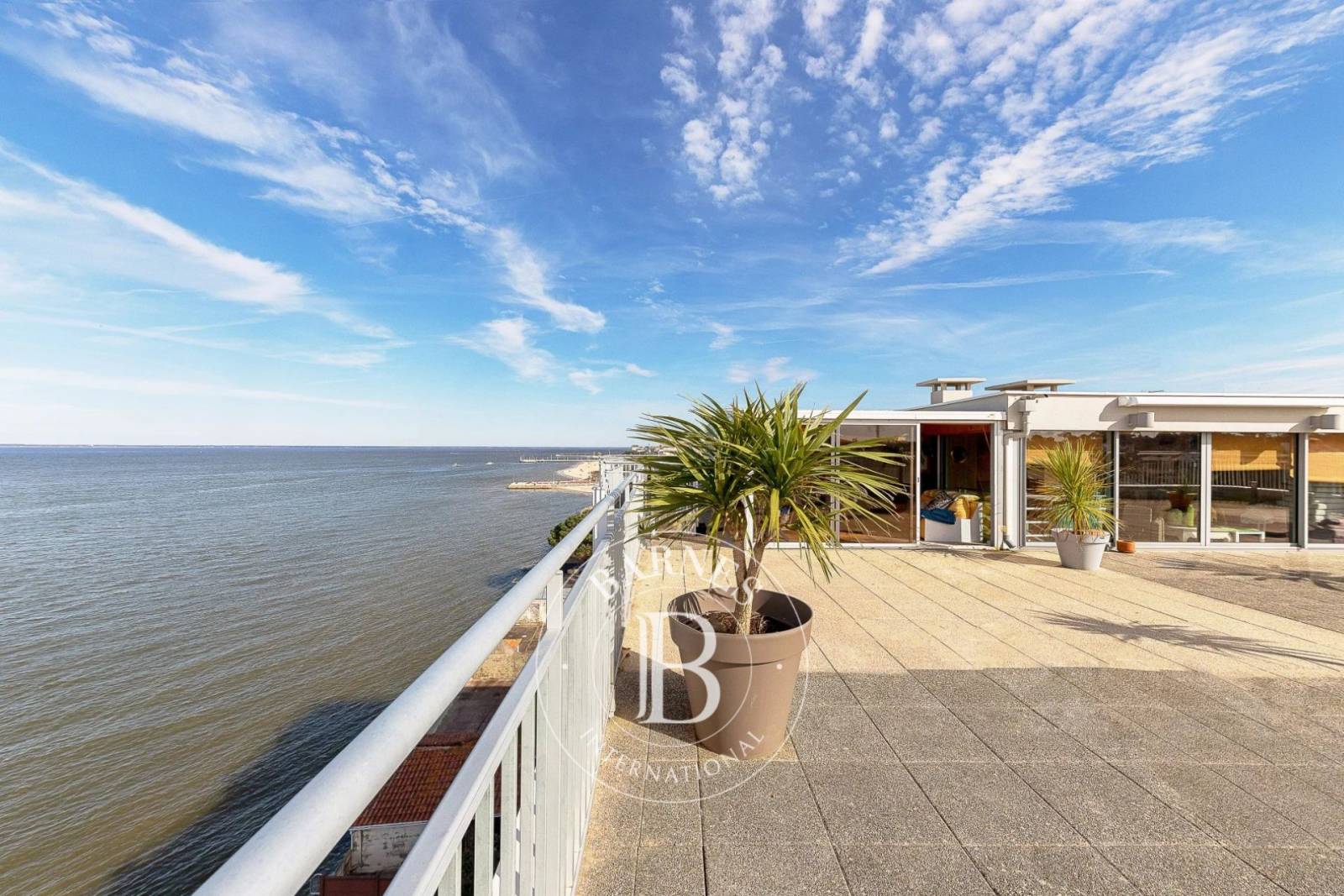 dernier étage appartement de prestige à Arcachon vue Bassin