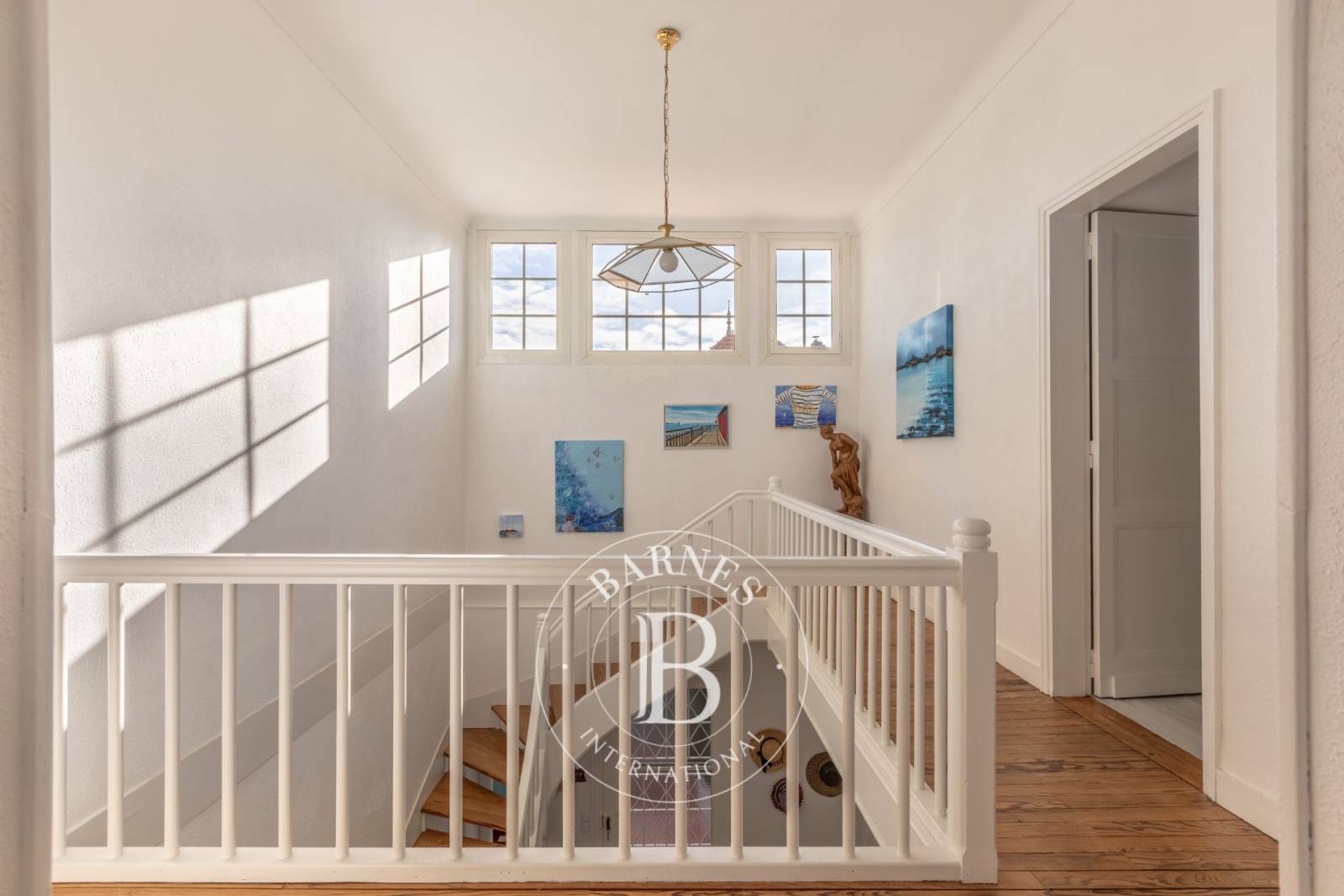 VILLA EN PREMIÈRE LIGNE AVEC ACCÈS PRIVATIF À LA PLAGE D'ARCACHON