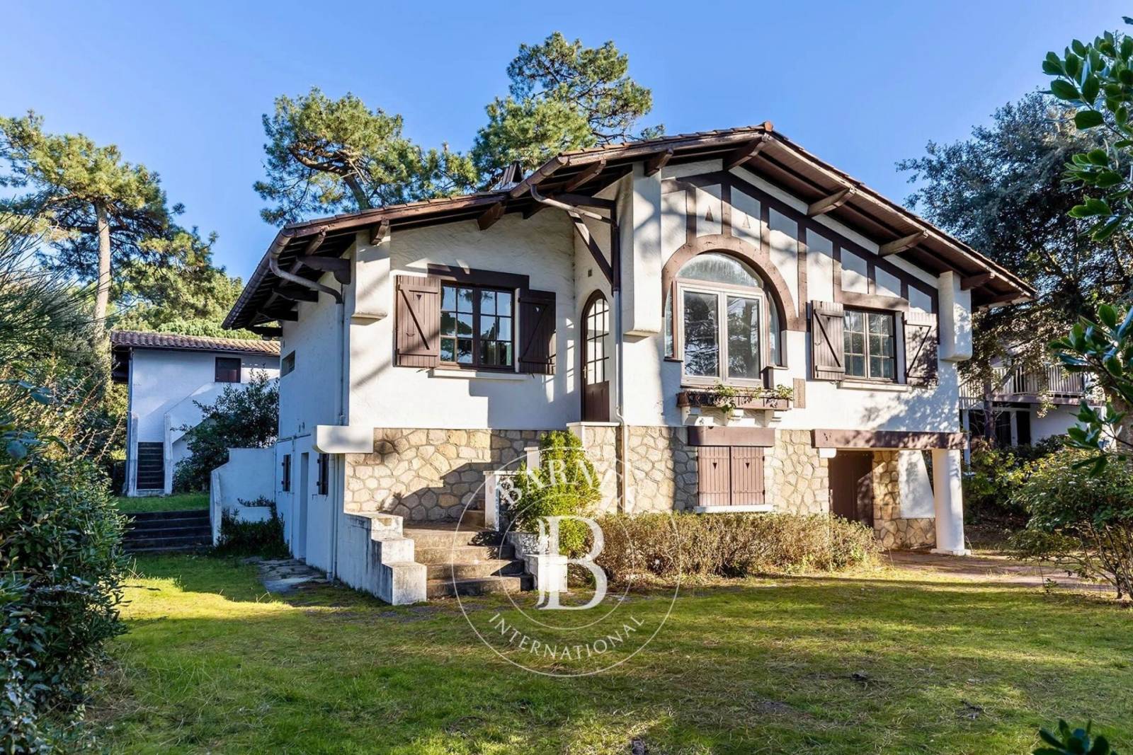 VILLA DE CHARME VUE BASSIN AVEC PAVILLON D'INVITÉS AU PYLA SUR MER