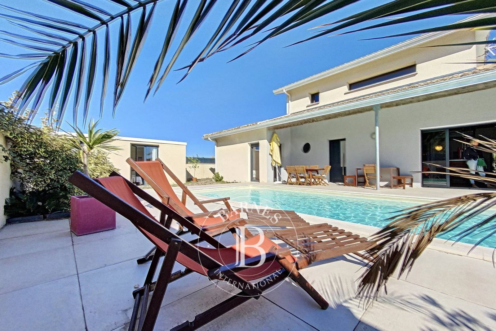 VILLA ESPRIT LOFT AVEC PISCINE, À GUJAN-MESTRAS
