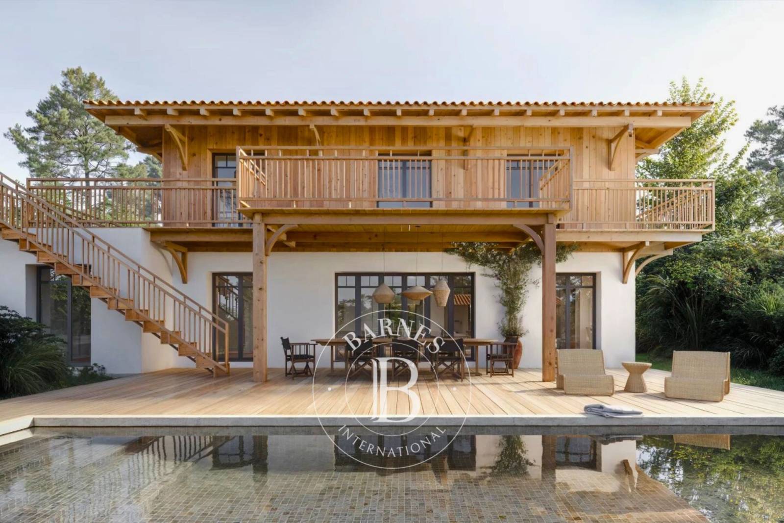 VILLA ENTIÈREMENT RÉNOVÉE AVEC VUE SUR LE BASSIN ET PISCINE AU PYLA-SUR-MER