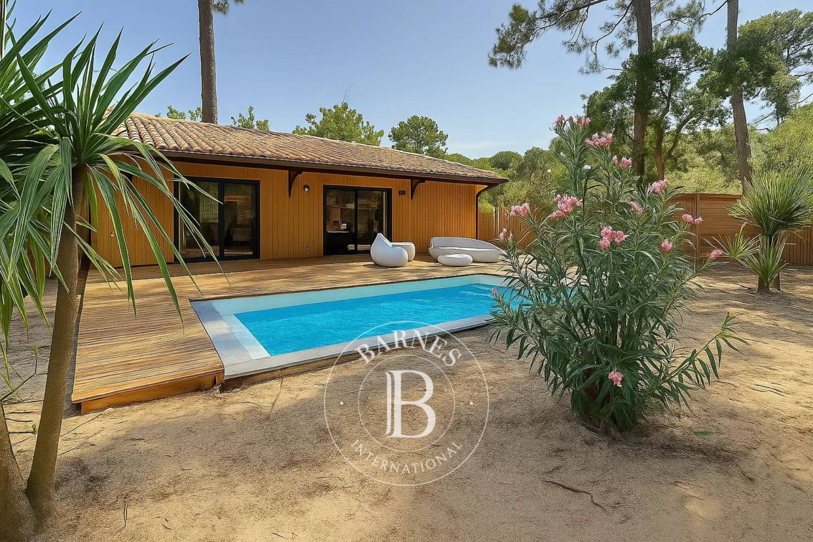 A VENDRE CLAOUEY VILLA NEUVE AVEC PISCINE AU CALME