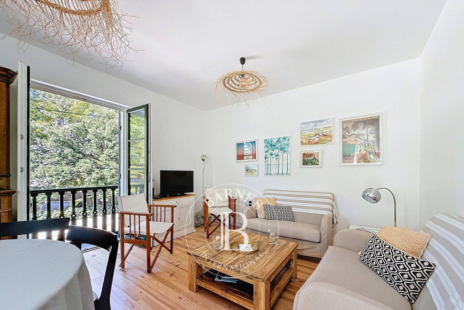 VILLA FAMILIALE EN SECONDE LIGNE À QUELQUES PAS DE LA PLAGE, DANS LE QUARTIER DE PEREIRE À ARCACHON