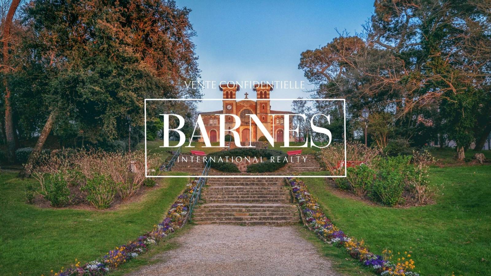 VILLA À RÉNOVER DE 200 M² AU CŒUR DU MOULLEAU, À PIED DE LA PLAGE ET DES COMMERCES