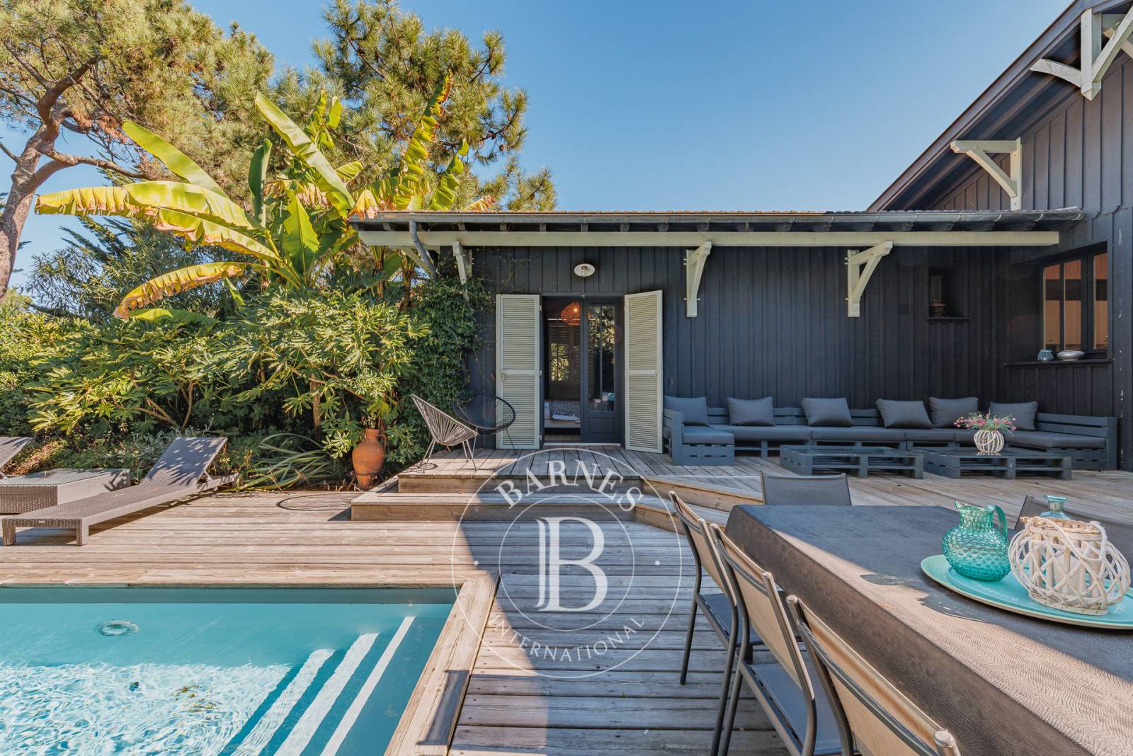 VILLA FERRET-CAPIENNE AVEC PISCINE DANS LE QUARTIER DU PHARE, AU CAP FERRET
