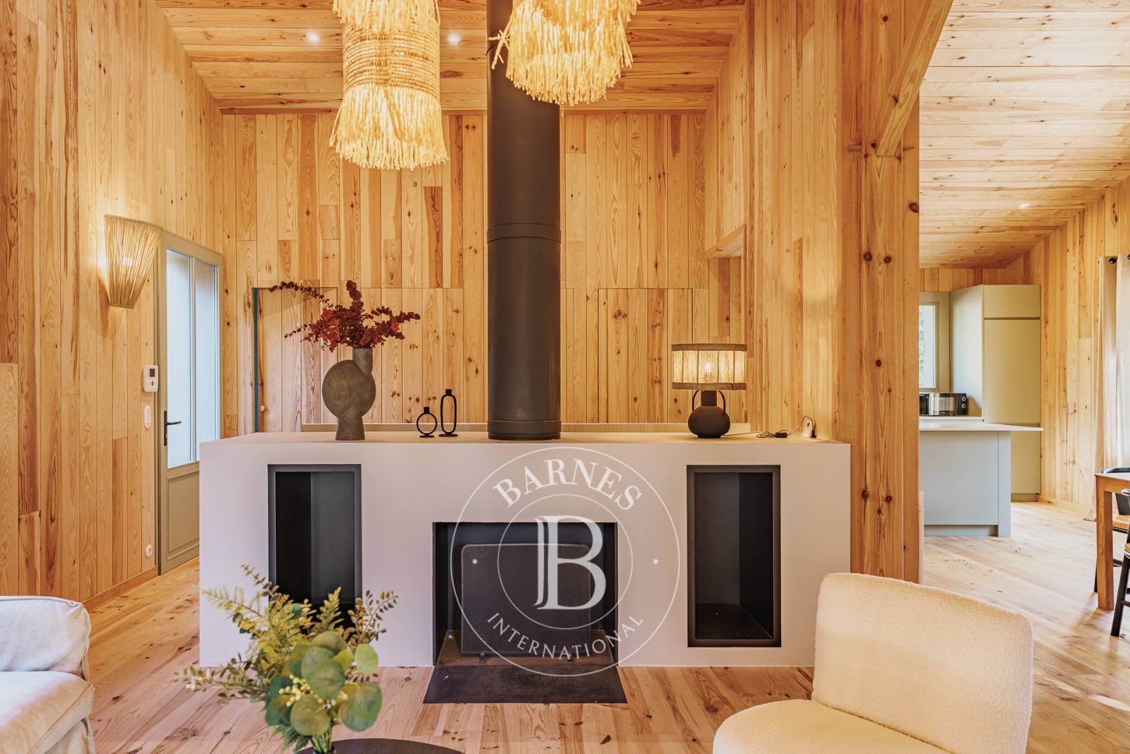 MAGNIFIQUE VILLA EN BOIS AVEC PISCINE ET 4 SUITES AU CŒUR DU CAP FERRET