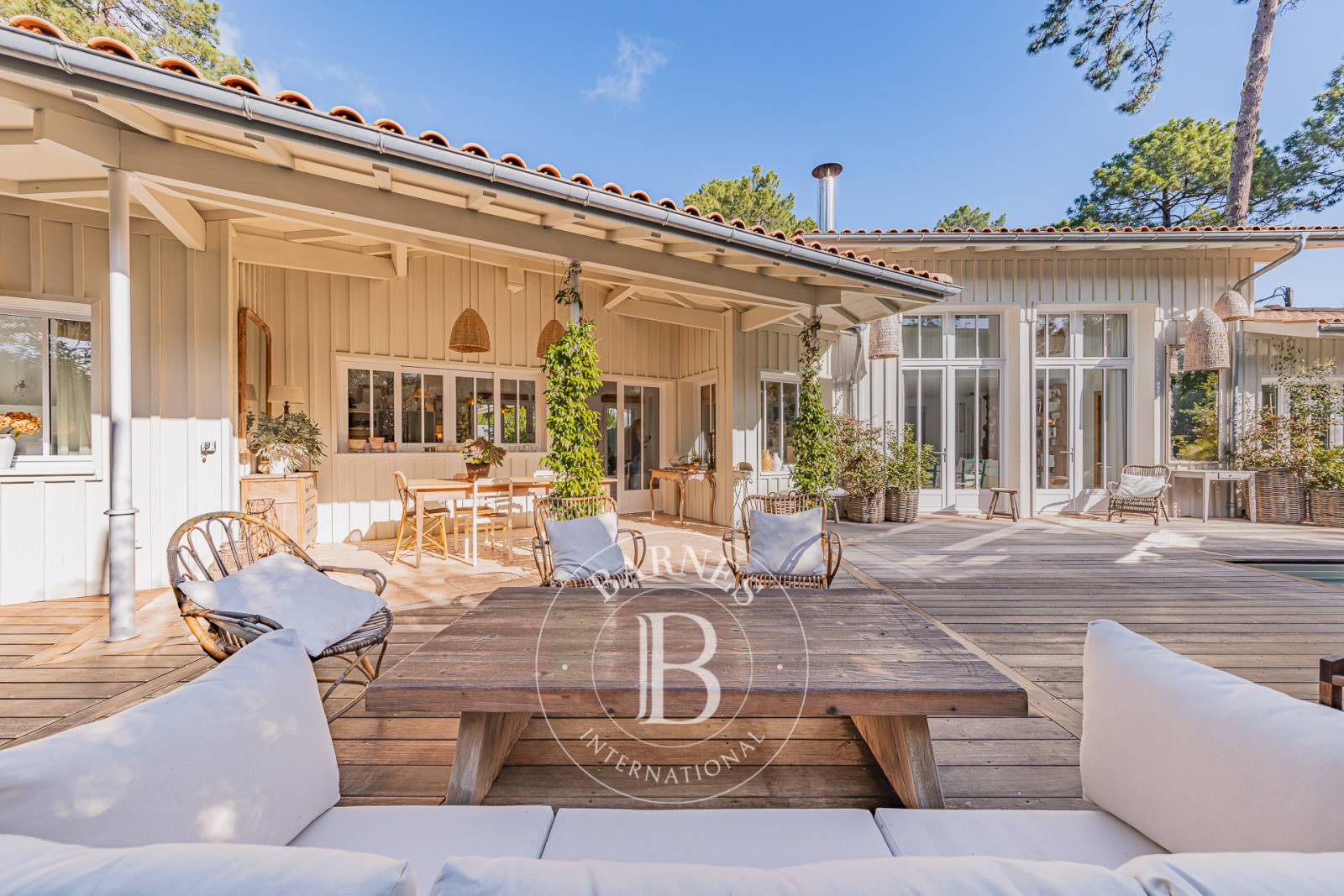 VILLA CONTEMPORAINE AVEC PISCINE DANS UN ENVIRONNEMENT CALME SUR LA PRESQU’ÎLE DU CAP FERRET