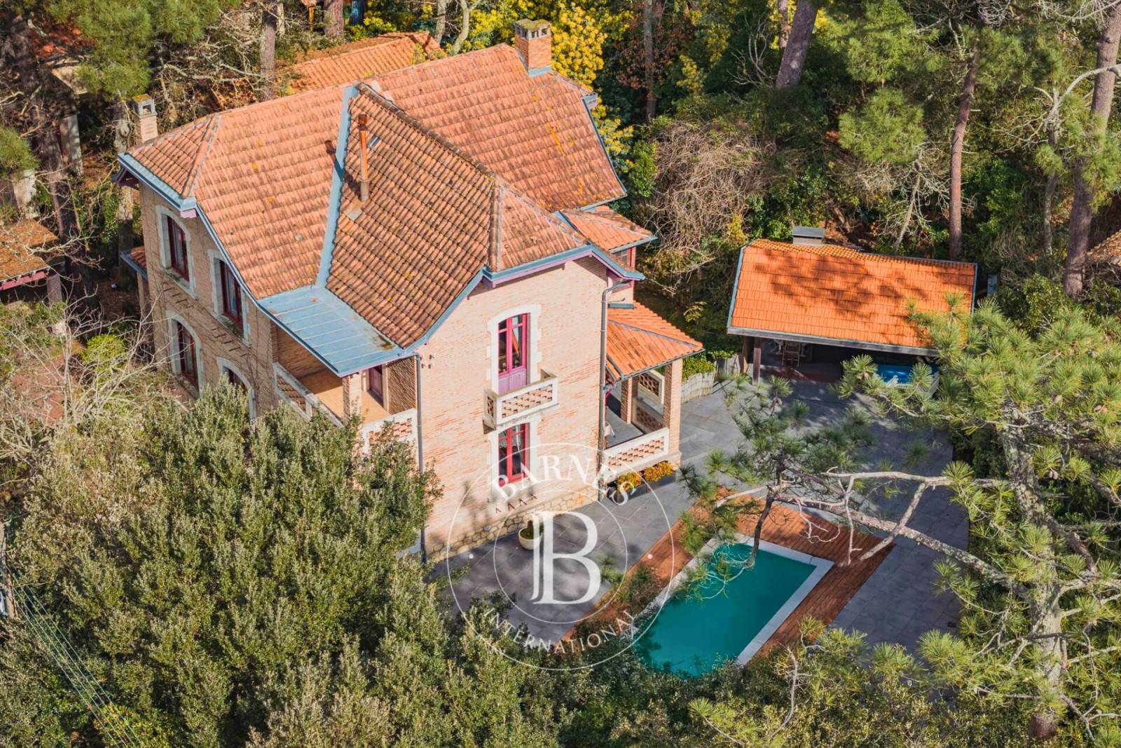 PROPRIÉTÉ HISTORIQUE AU CERCLE DE VOILE, AU PYLA-SUR-MER - PLAGE À PIEDS