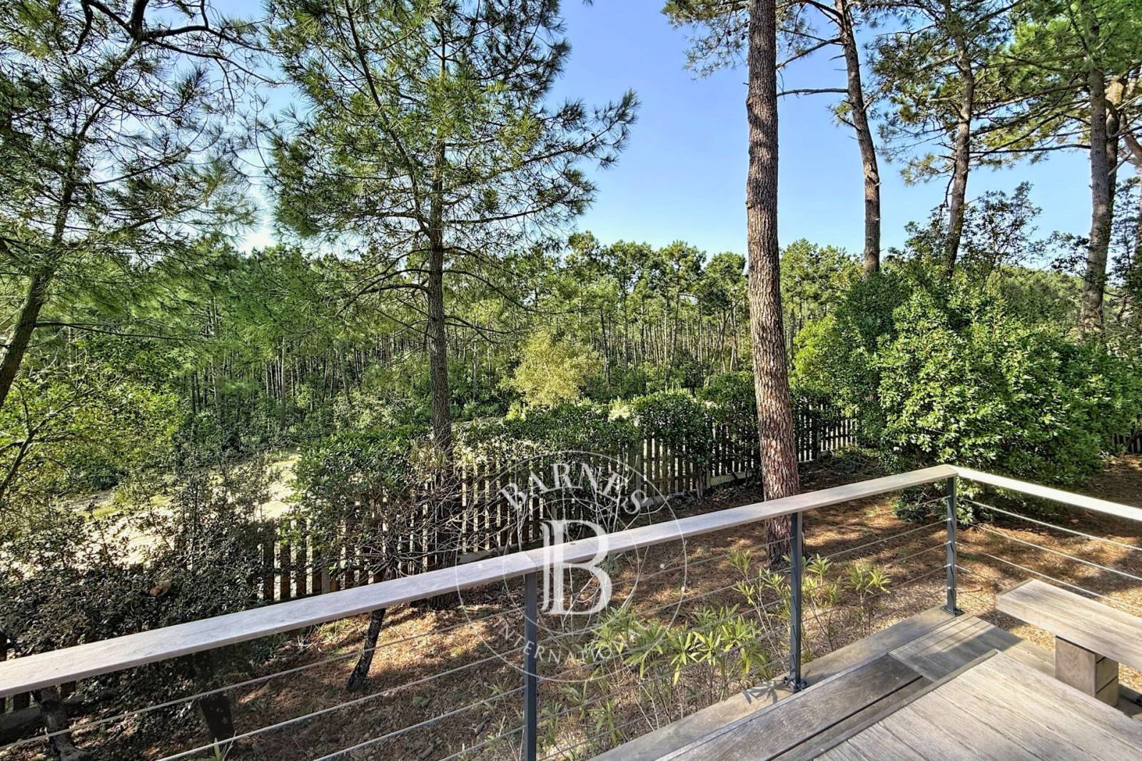 VILLA RÉNOVÉE EN 2021 AVEC ACCÈS DIRECT À L’OCÉAN SUR LA PRESQU’ÎLE DU CAP FERRET