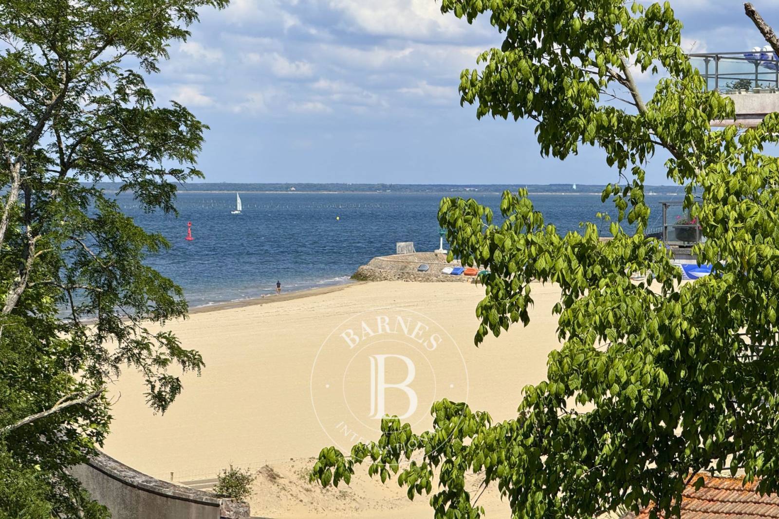 STUDIO AVEC VUE MER, BALCON ET ACCÈS DIRECT À LA PLAGE, AU CŒUR D’ARCACHON