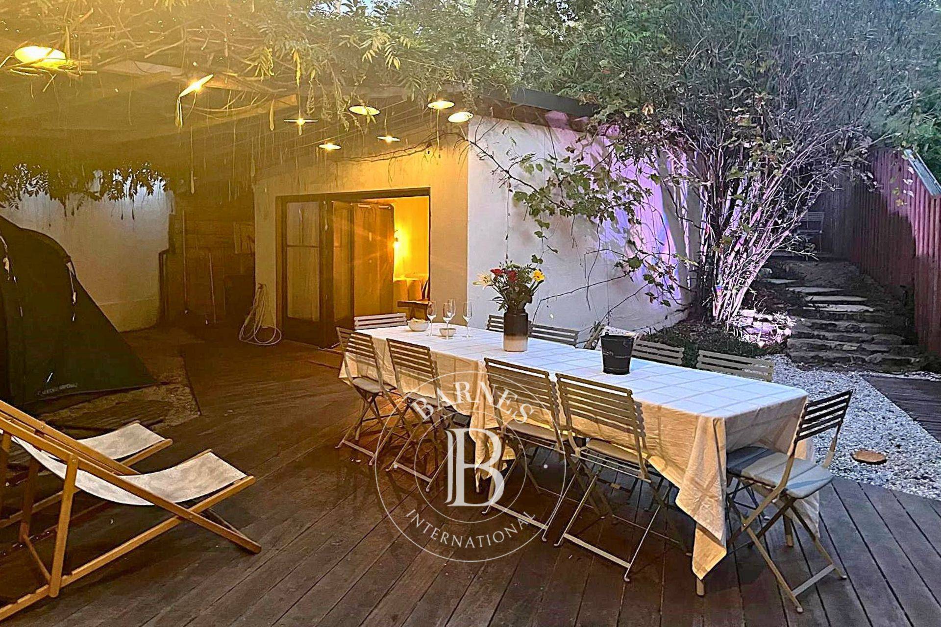 Place de parking privative avec portail électrique sécurisé - Cap Ferret, agence immobilière.