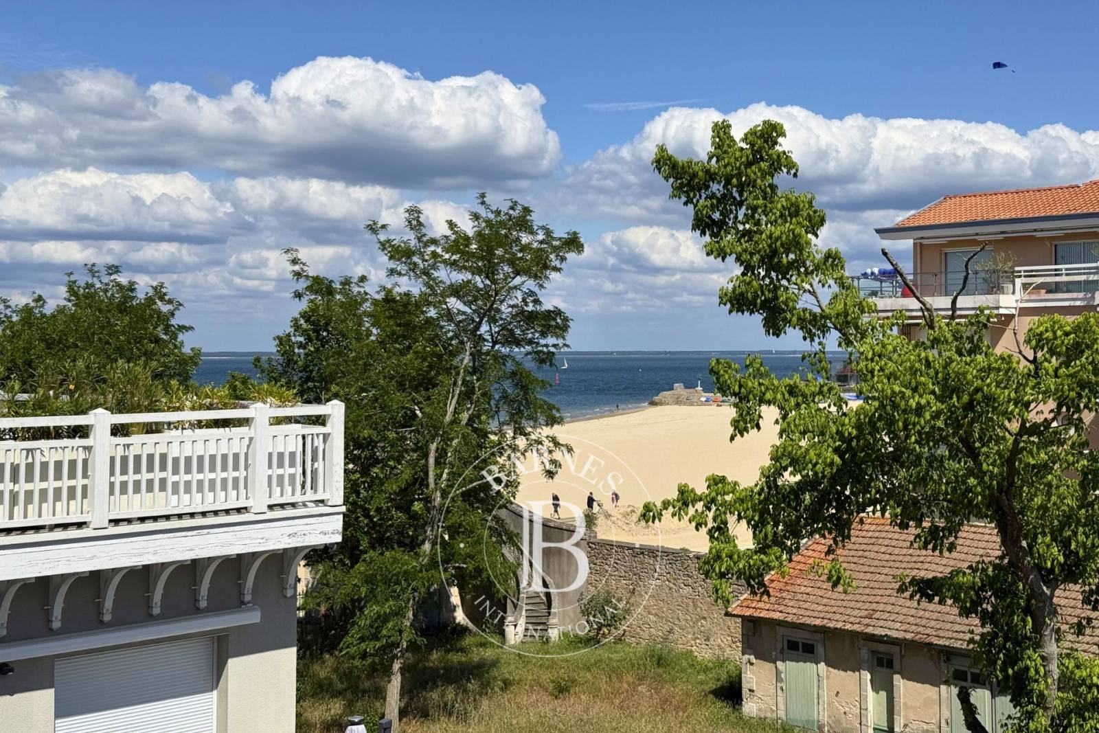 STUDIO AVEC VUE MER, BALCON ET ACCÈS DIRECT À LA PLAGE, AU CŒUR D’ARCACHON