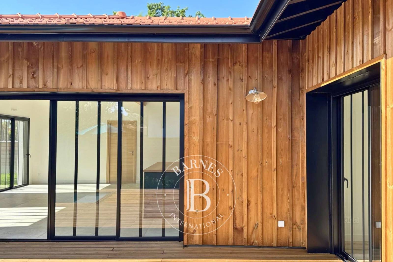 VILLA NEUVE DE PLAIN-PIED AVEC PISCINE À LA TESTE-DE-BUCH, SUR LE BASSIN D’ARCACHON