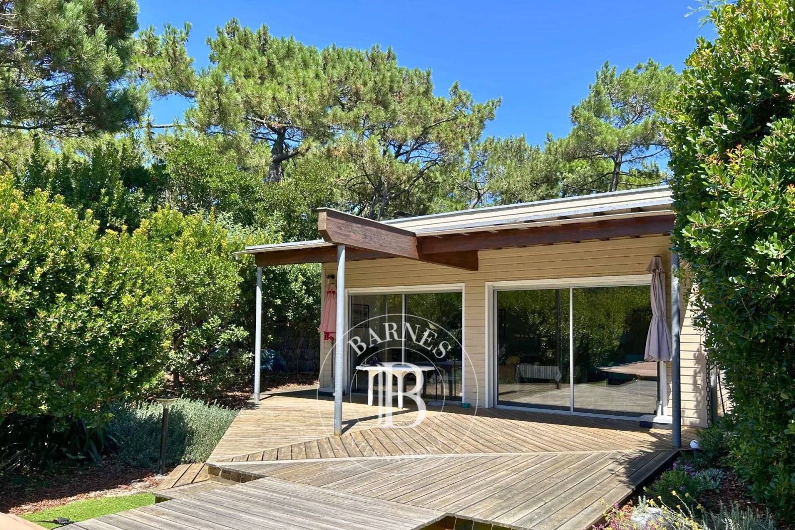 VILLA DANS LE TRIANGLE D'OR DU CAP FERRET