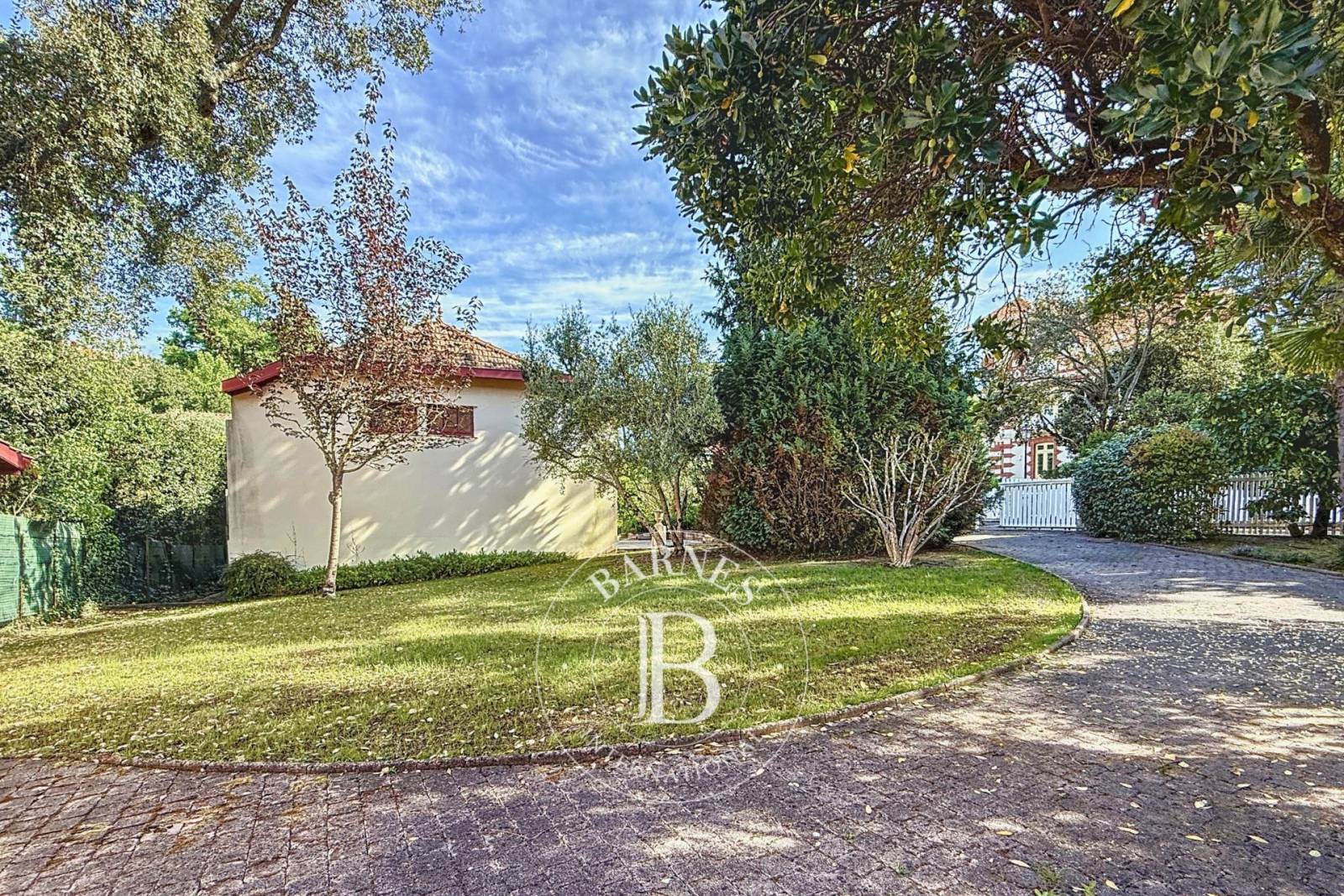 MAISON À RÉNOVER AVEC PROJET D’EXTENSION AU COEUR DE LA VILLE D’HIVER À ARCACHON
