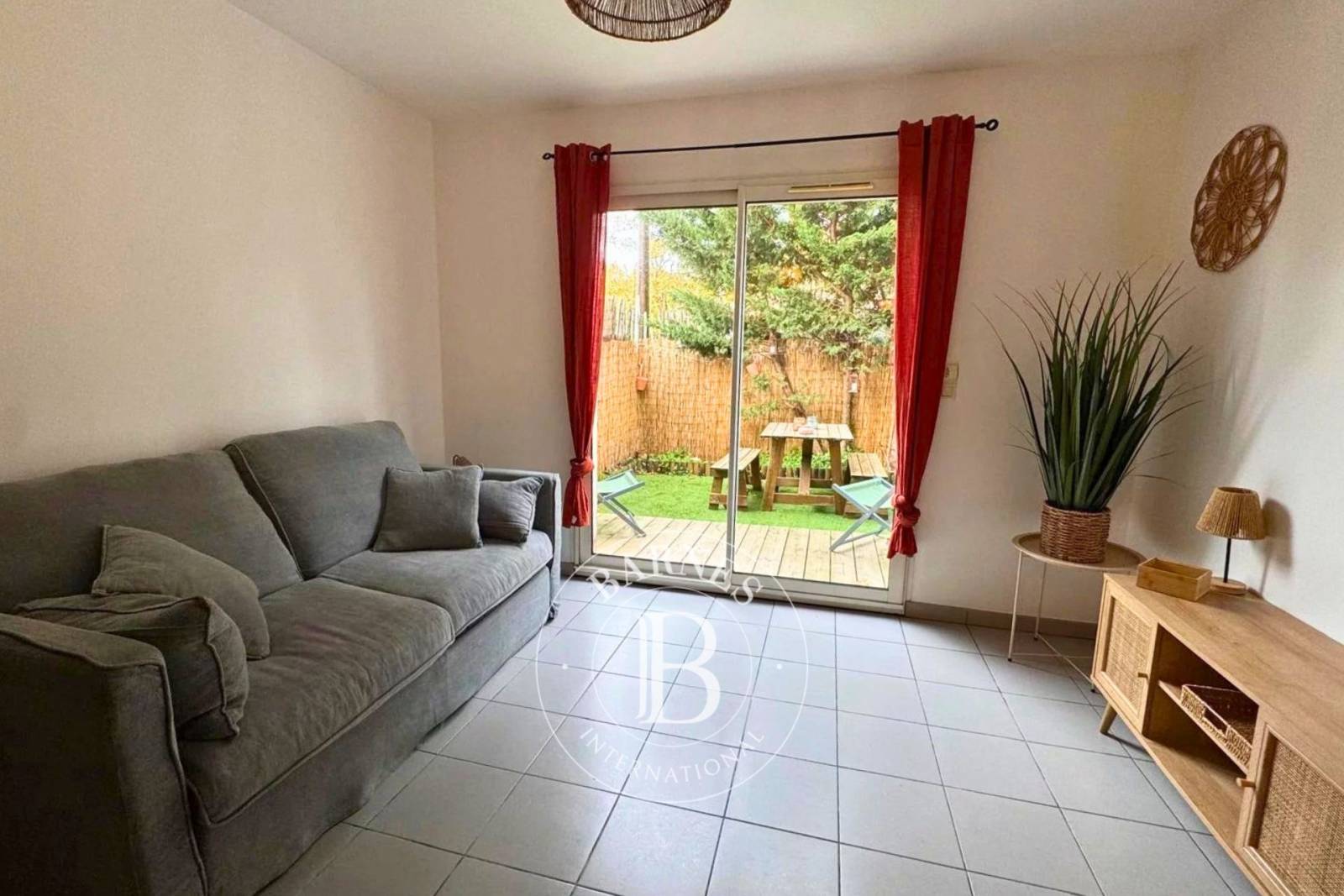 STUDIO AVEC JARDINET À 100M DU BASSIN À GRAND PIQUEY (PRESQU’ÎLE DU CAP FERRET)