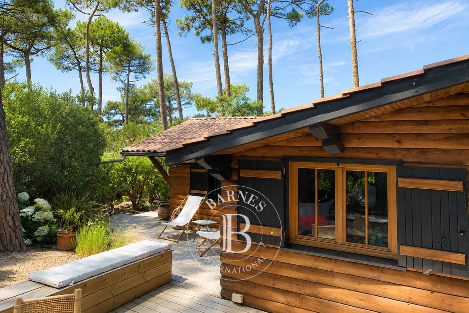 MAISON « LE CHALET » AVEC APERÇU SUR LE BASSIN D’ARCACHON À PIRAILLAN – CAPACITÉ 7 PERSONNES