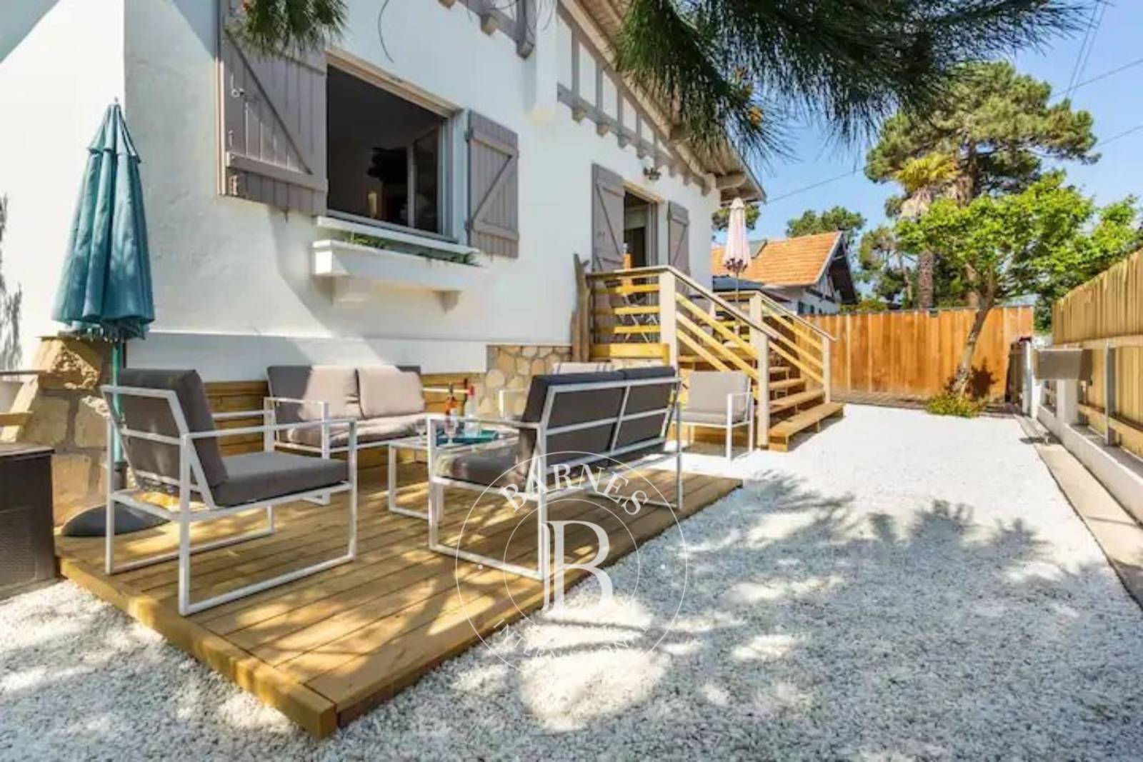 BASCO-LANDAISE RÉNOVÉE DANS UNE RUE CALME AUX ABATILLES À ARCACHON