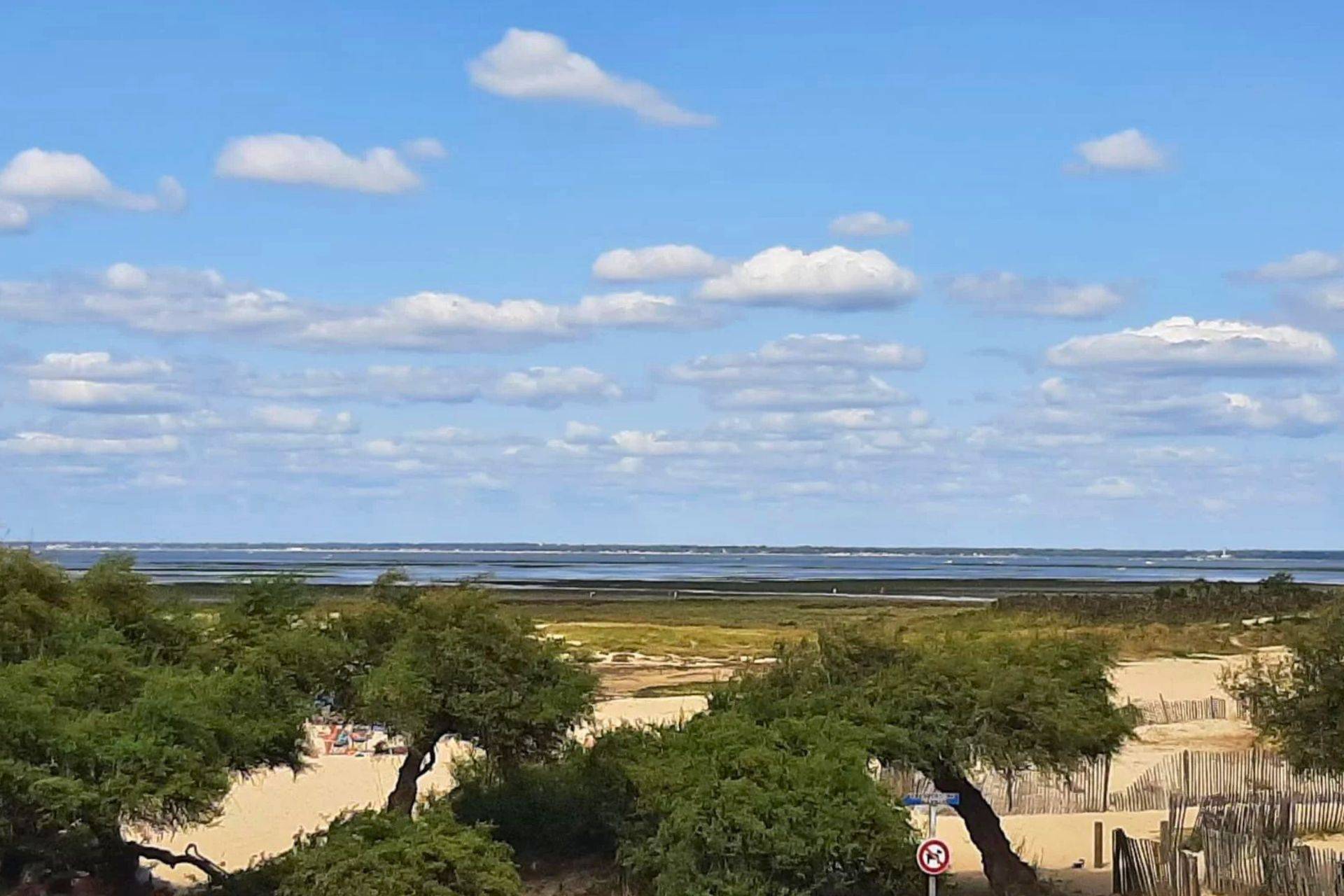 SUPERBE VILLA EN PREMIÈRE LIGNE À LA HUME, VUE MER