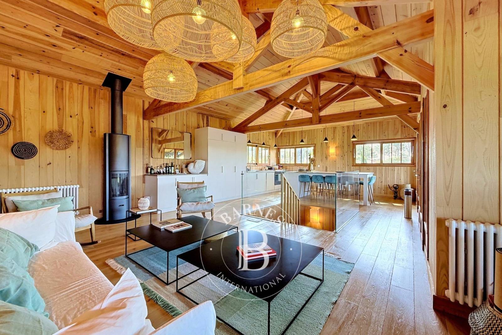 VILLA « CAPACABANA » AVEC PISCINE CHAUFFÉE ET JACUZZI SITUÉE DANS LES DUNES DE PIQUEY, SUR LA PRESQU’ÎLE DU CAP FERRET – CAPACITÉ 18 COUCHAGES