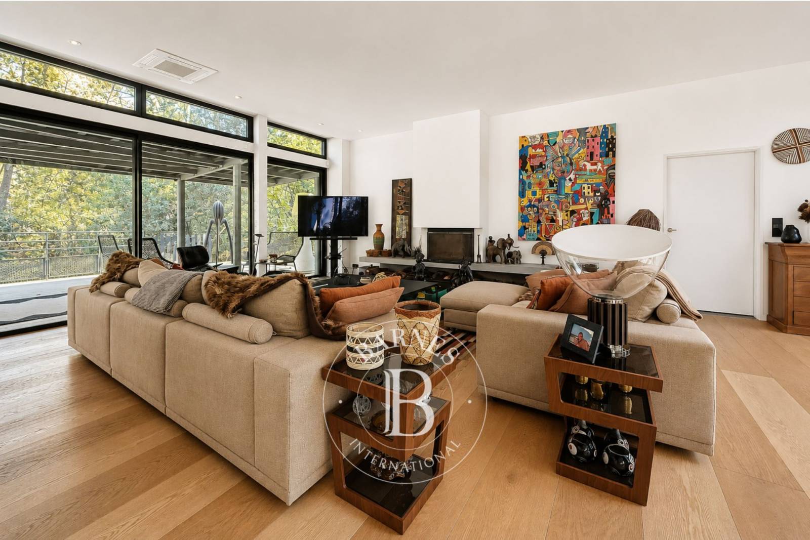 VILLA D’ARCHITECTE DE 350 M² AVEC PISCINE ET PATIO AU CŒUR DU QUARTIER DE L’HAITZA AU PYLA-SUR-MERa